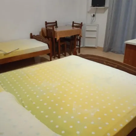 Pano Duka Himare Roms Penzion