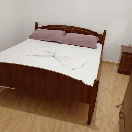 Pano Duka Himare Roms Vlorë