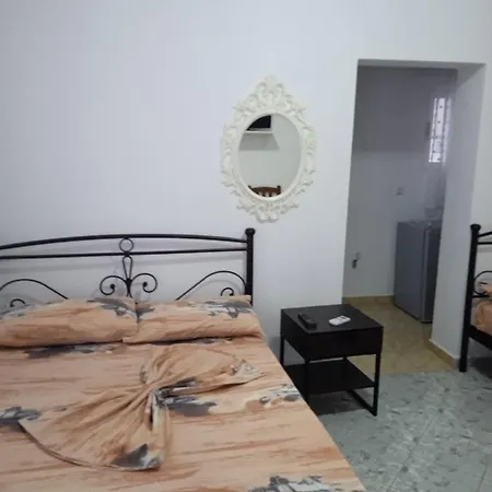 Pano Duka Himare Roms * Vlorë